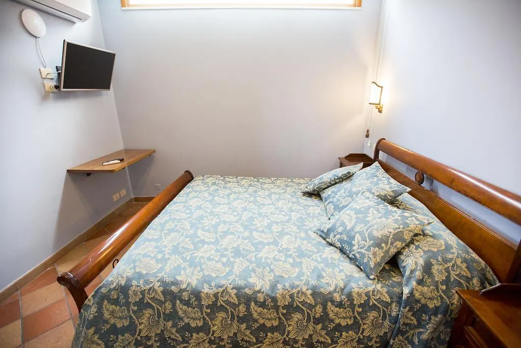 Hotel Palazzo Raho Cefalú 2*,  Italia